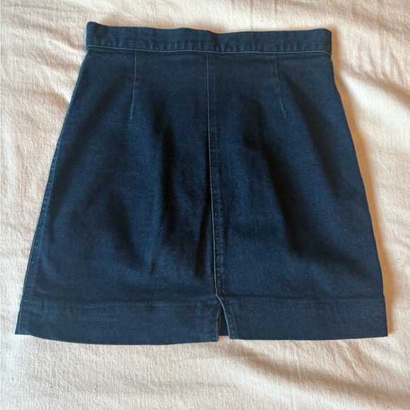Stylish Blue Denim Mini Skirt XS - Picture 3 of 3